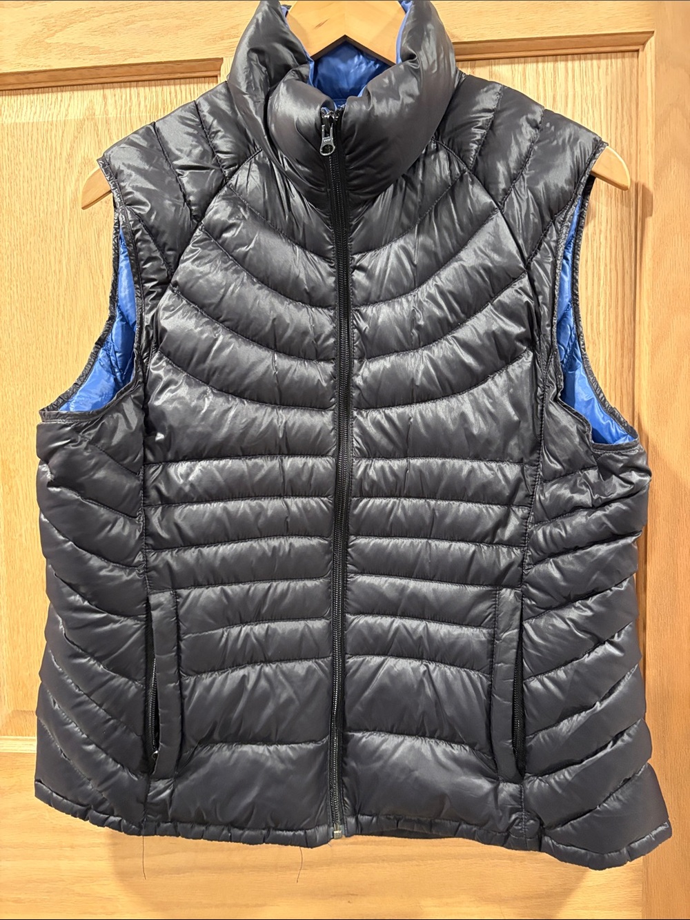 Quilted Puffer Vest - Black/Blue women's Lg